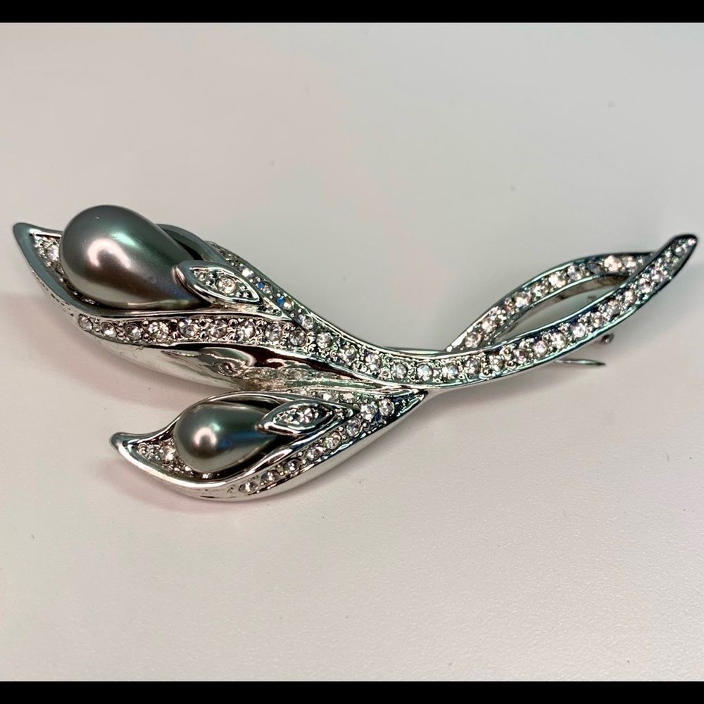 Gray faux pearl and Swarovski Crystal Rhinestone Embellished brooch pin